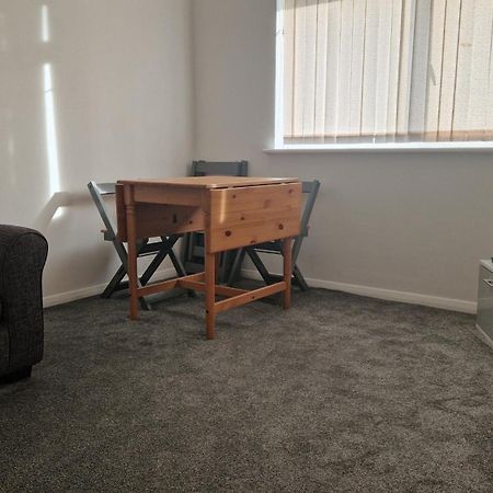 Central And Well-Equipped 2 Bed Flat In Maidenhead Exterior foto