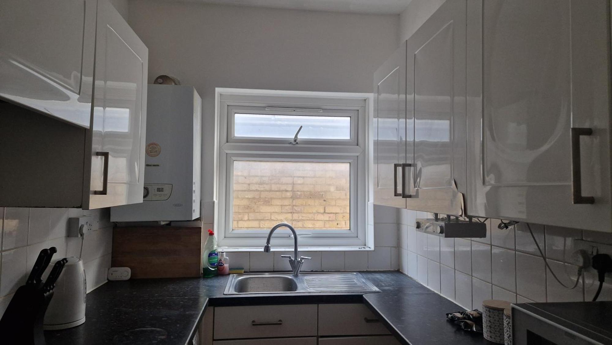 Central And Well-Equipped 2 Bed Flat In Maidenhead Exterior foto