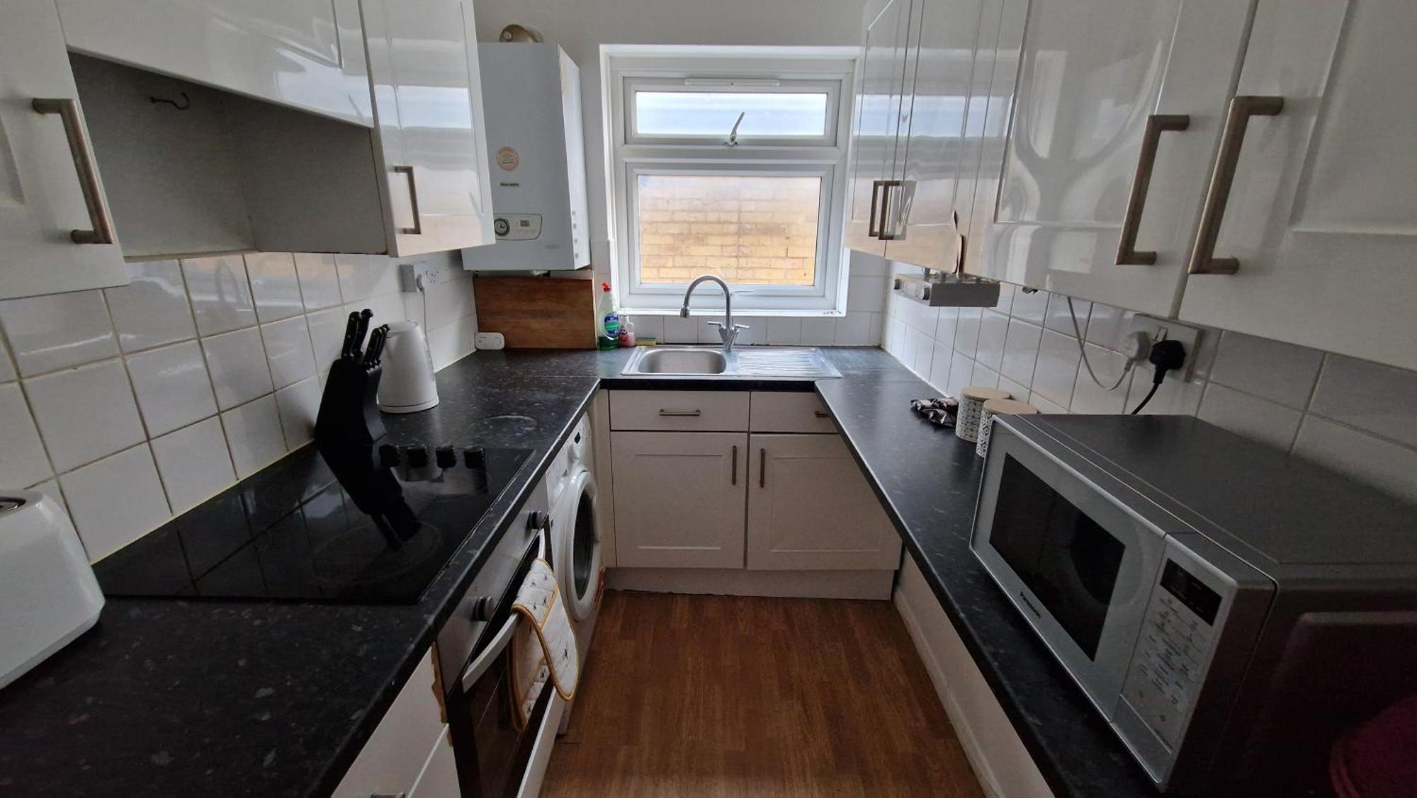 Central And Well-Equipped 2 Bed Flat In Maidenhead Exterior foto