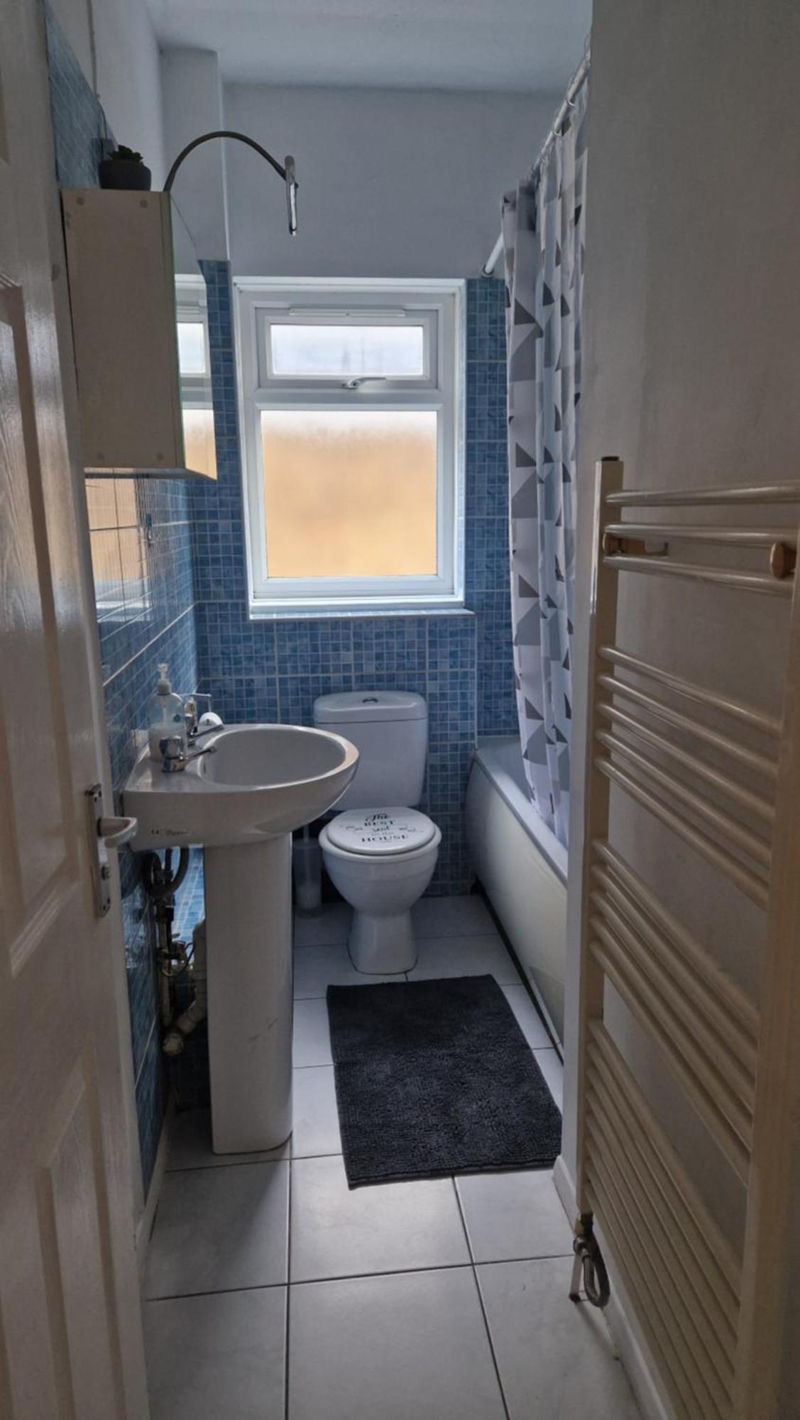 Central And Well-Equipped 2 Bed Flat In Maidenhead Exterior foto