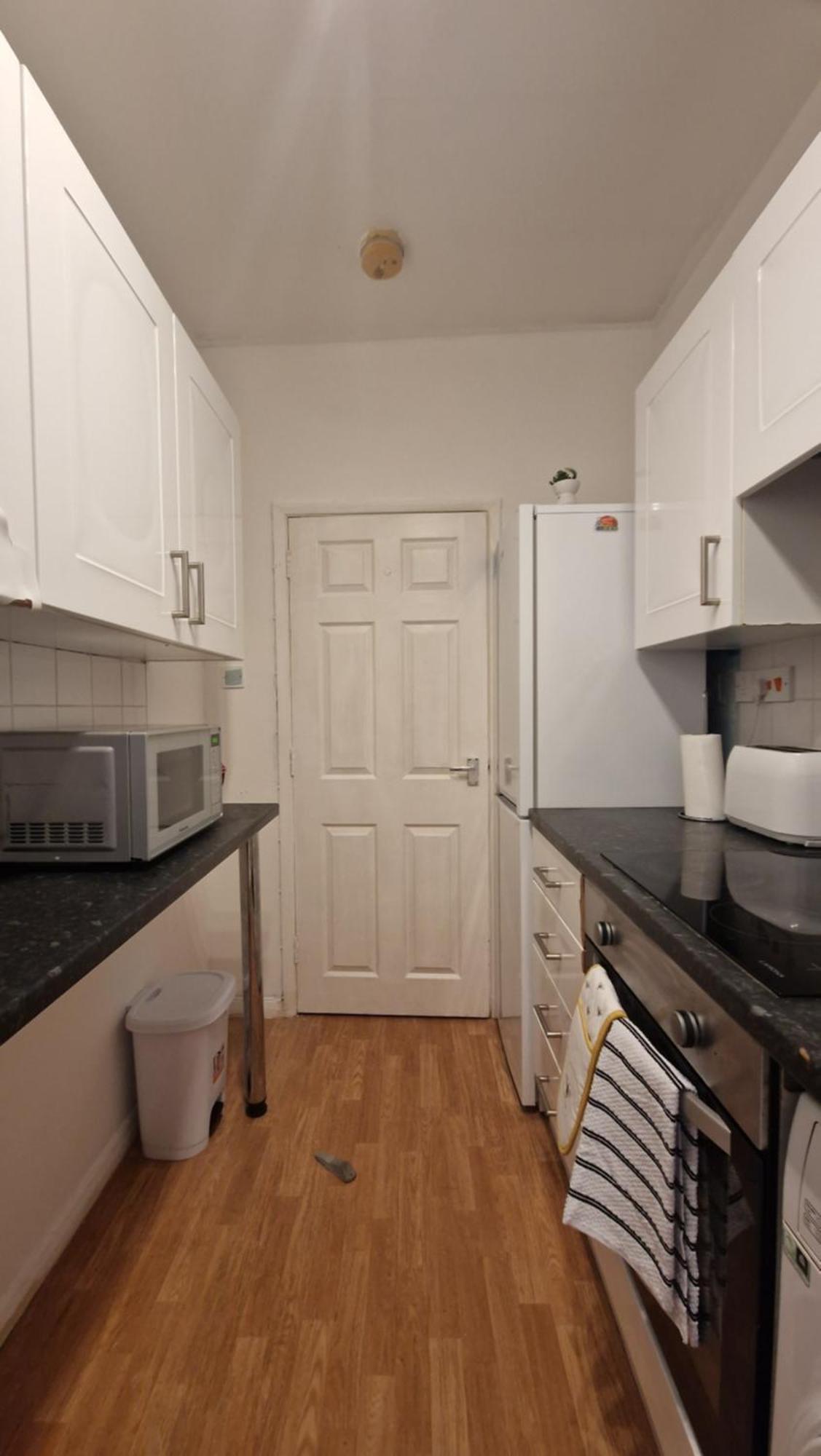 Central And Well-Equipped 2 Bed Flat In Maidenhead Exterior foto